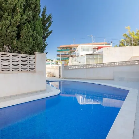 Leo Apartment